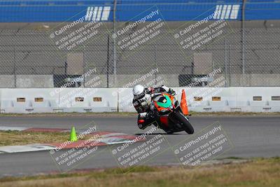 media/Nov-26-2022-Fastrack Riders (Sat) [[b001e85eef]]/Level 2/Session 3 Outside Turn 9/